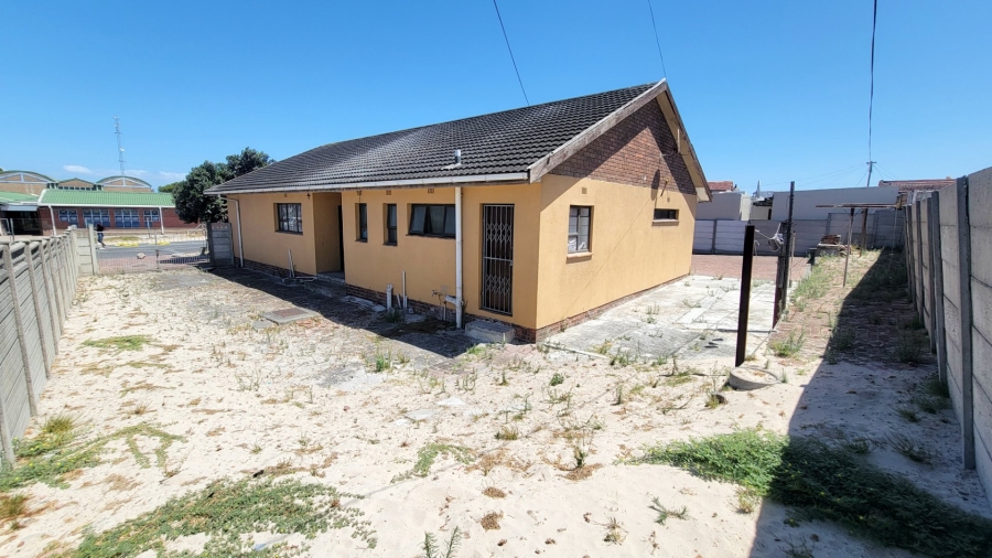 3 Bedroom Property for Sale in Mandalay Western Cape